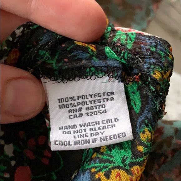 Floral top with size zipper and fit through waist - Picture 7 of 7